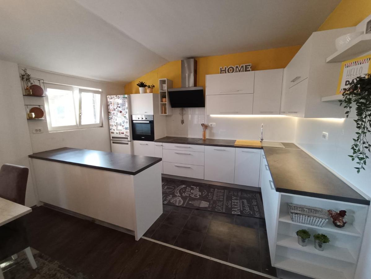 Appartamento Apartman Brigita Biograd Na Moru Esterno foto